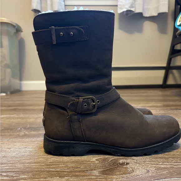 Ugg Suede Boots with Sherpa Lining - Picture 2 of 9